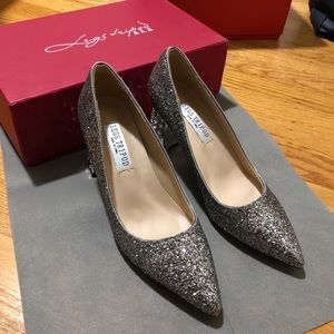 Heels silver shimmering pump shoes